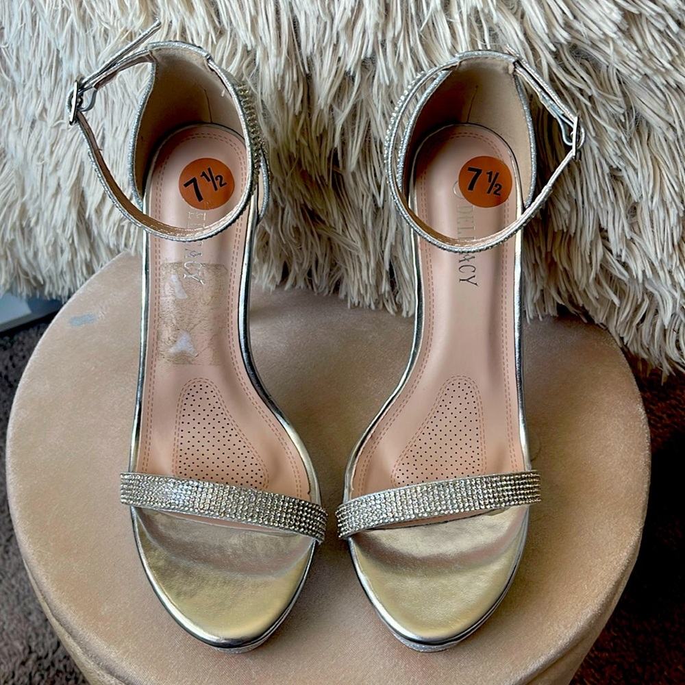 Worned Once, Silver Platform High Heels size 7 1/2